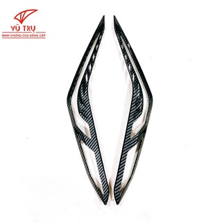 Ốp Xi Nhan Trước xe Vario 2018 Xi Trắng , Carbon - Chính Hãng Universe