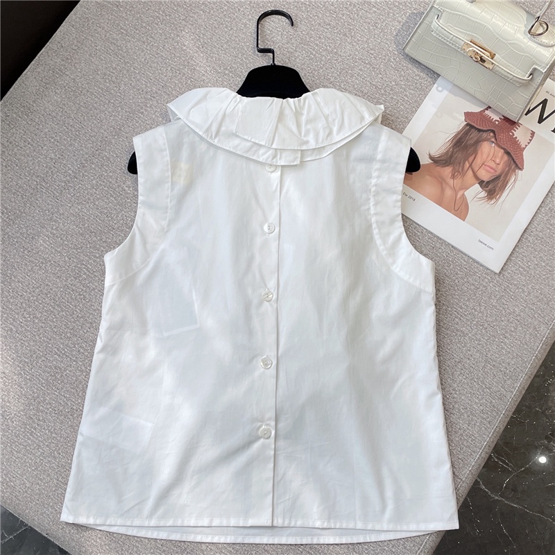 Áo sơ mi trắng cổ viền hoa