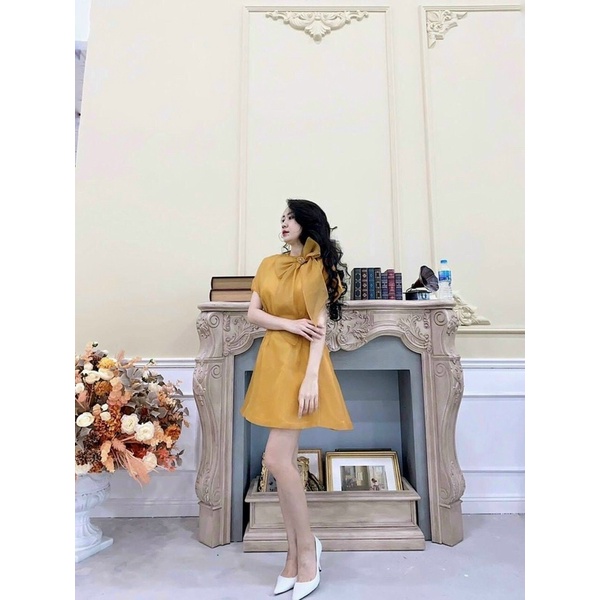 đầm tơ nơ ngực