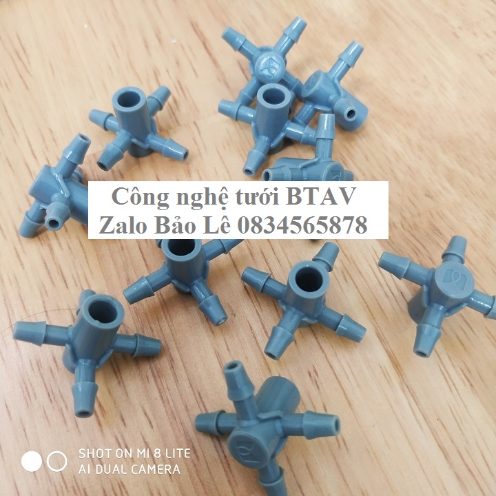 100 Đầu chia 4 nhánh màu xám ống 3mm cho đầu tưới bù áp nhỏ giọt