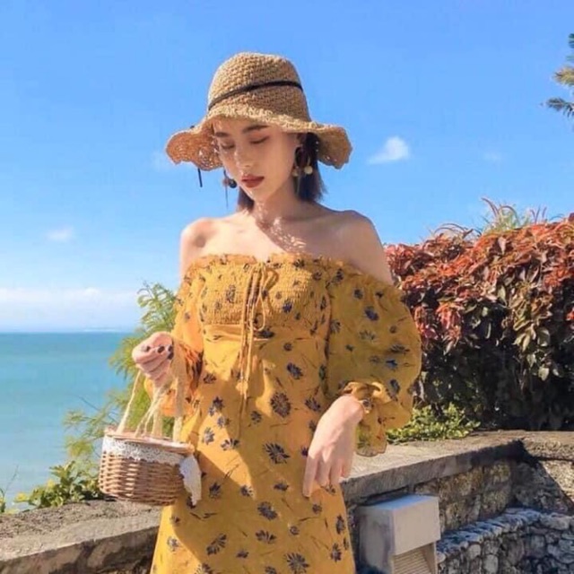 Đầm maxi hoa vàng trễ vai nhún ngực