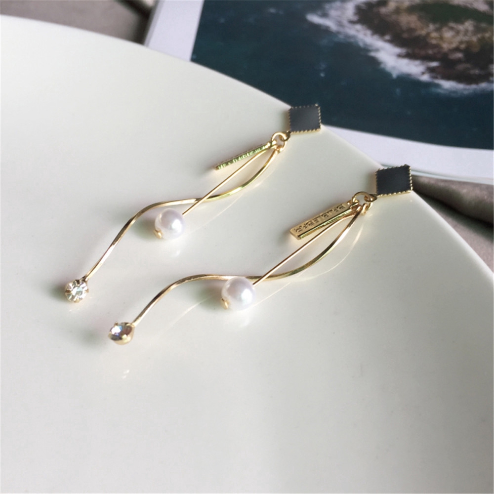 Bông tai dạng xỏ kim loại phối tua rua lượn sóng đính đá kiểu dáng đơn giản thời trang