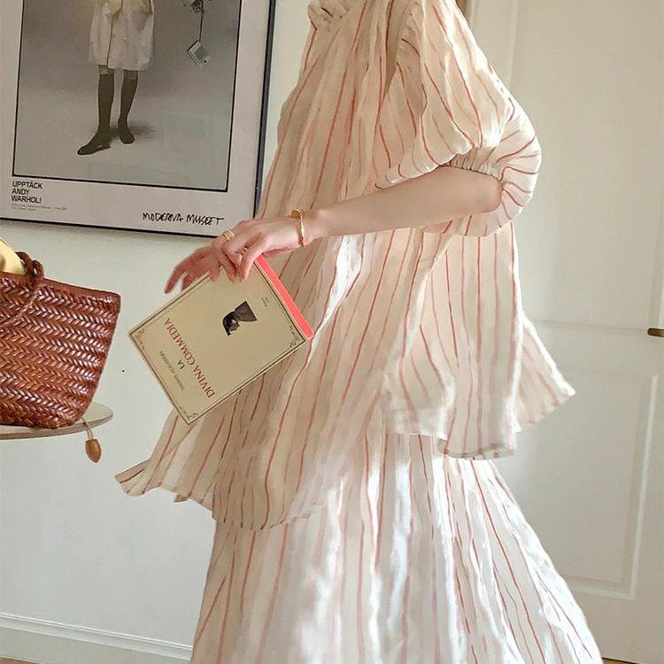 Bộ Trang Phục Hai Mảnh Với Áo Váy Kẻ Sọc Thời Trang Cao Cấp Mùa Hè 2022