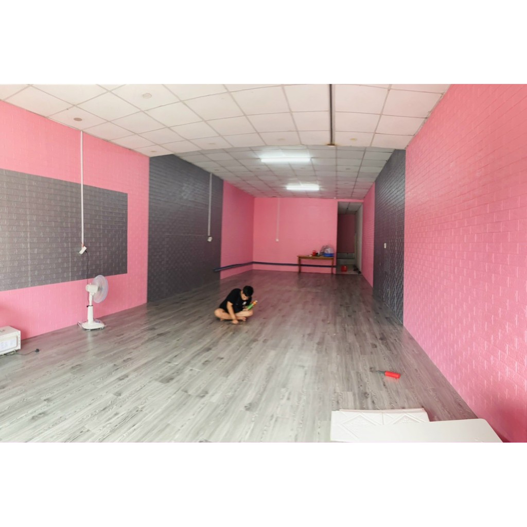 XỐP DÁN TƯỜNG GIẢ GẠCH KHỔ 70X77CM ✔SALE SOCK✔ | BigBuy360 - bigbuy360.vn