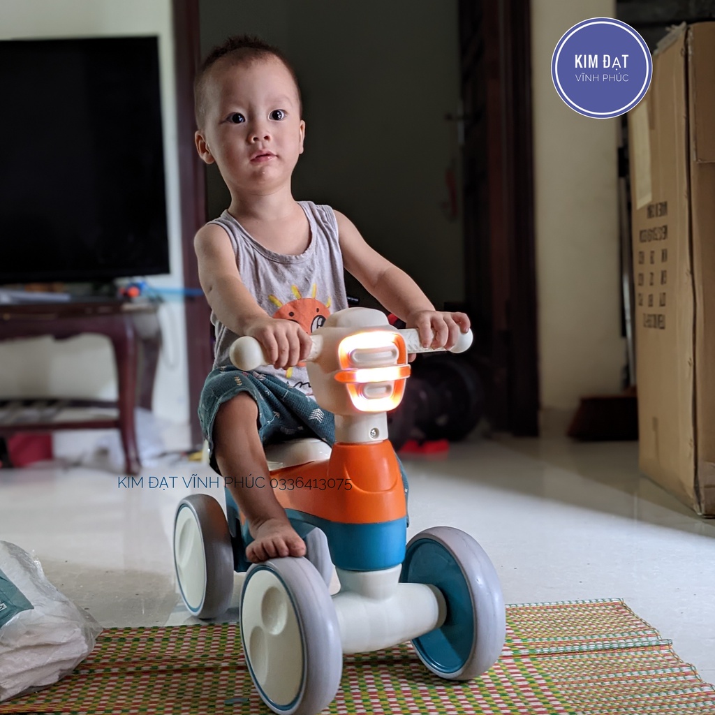 Xe chòi chân thăng bằng cho bé cao cấp có nhạc và đèn . Xe cho chân thăng bằng cho bé bảo hành 6 tháng