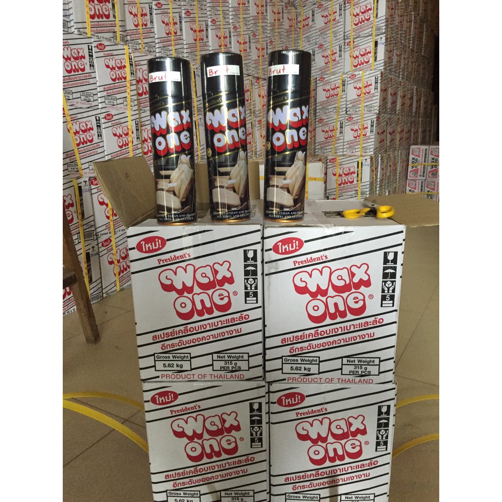 Xịt bóng da, taplo, nội thất ô tô Wax One  S071