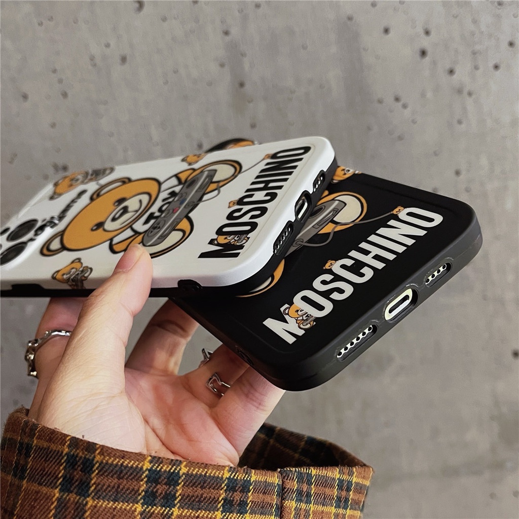 Ốp Điện Thoại Nhựa Cứng In Hình Gấu moschino Cho iphone15 14 13 12 mini 11 pro max 6 / 6s / 7 / 8plus se2 x / xs xr xsmax #Hg5032