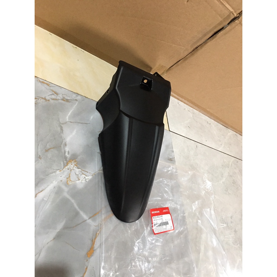 Chắn bùn lốp sau - chắn bùn sau bên trong HONDA AIR BLADE 110 năm 2011. 80101KVGV40