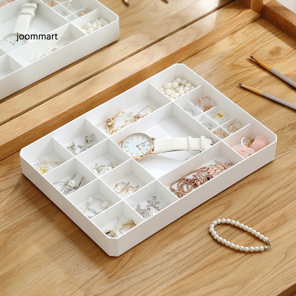 Hộp vuông có nắp trang suốt để đựng trang sức tiện dụng