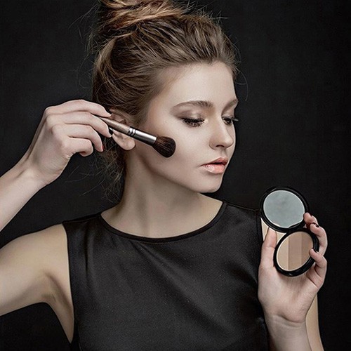 Phấn tạo khối/bắt sáng Rodin Too Cool For School | BigBuy360 - bigbuy360.vn