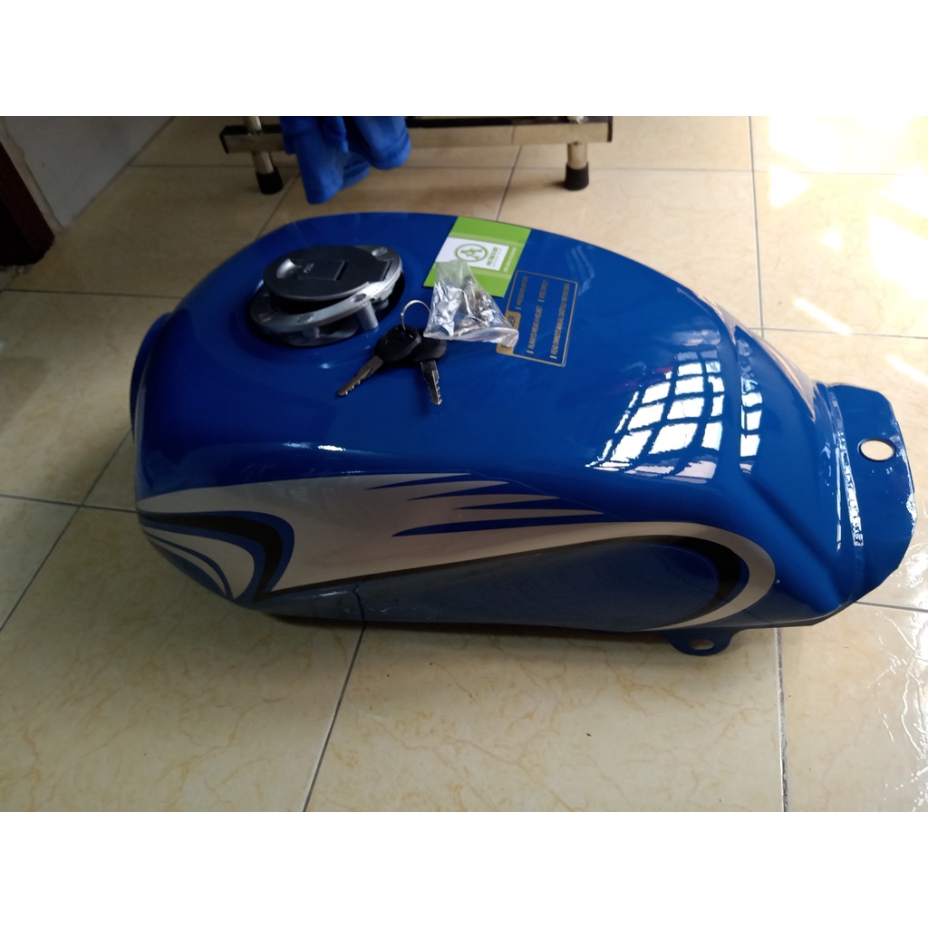Bình xăng lớn có khoá nắp Âm màu xanh