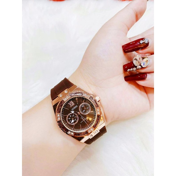 Đồng hồ nữ Guess xịn sò dây silicon bền đẹp