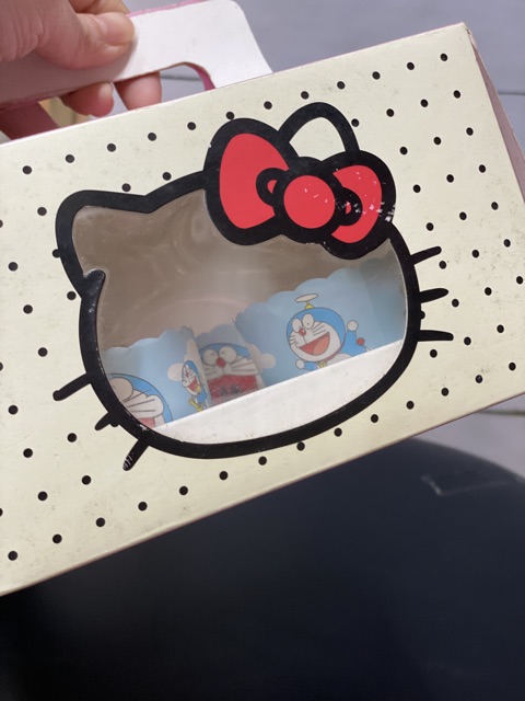 1 cái hộp giấy đựng cupcake 4 ô hoặc đựng bánh gato bé hình mèo kitty