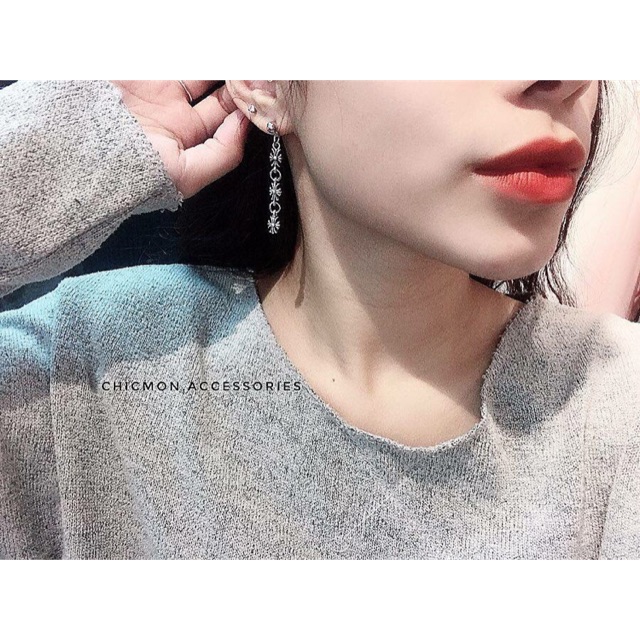 Khuyên tai chromeheart dáng dài