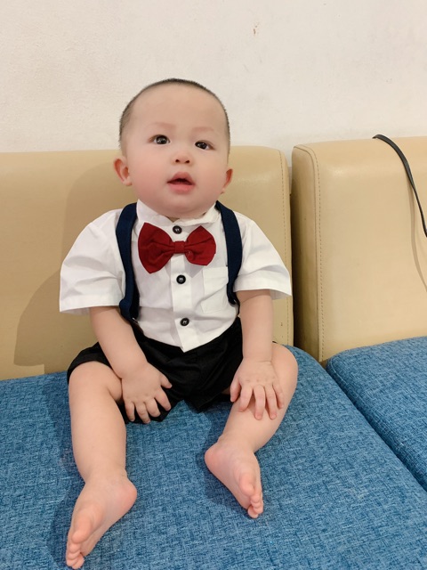 Set 4 chi tiết áo trắng quần đen( hàng sale ko đổi trả)