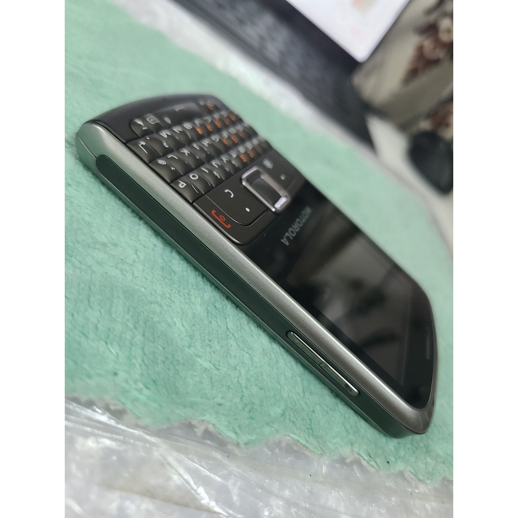 Điện thoại Motorola EX-112 màu đen