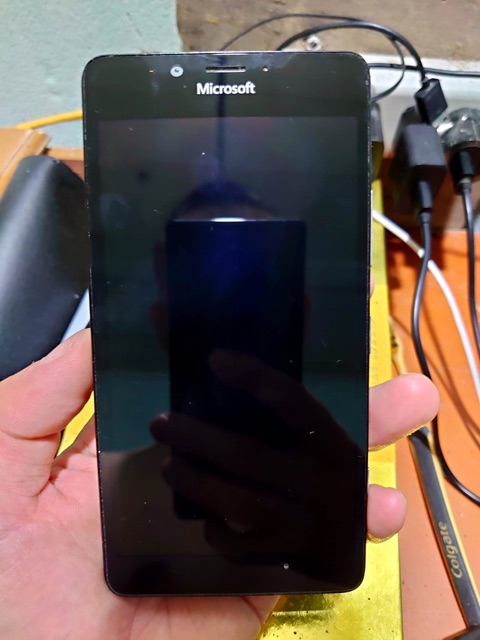 Điện thoại di động Microsoft Lumia 950 màu đen kèm Display Dock