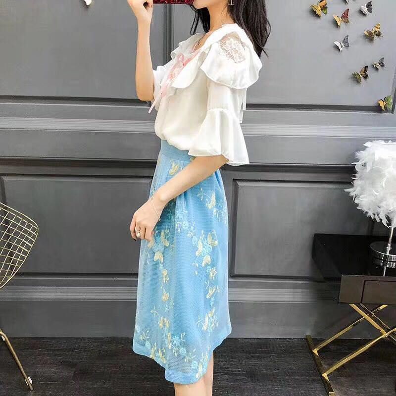 chân váy dài ren thêu hoa màu xanh cực xinh | BigBuy360 - bigbuy360.vn