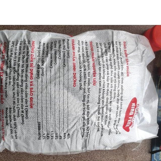 Cám cá koi king feed, thức ăn cá koi 42% đạm túi 1kg tiện lợi