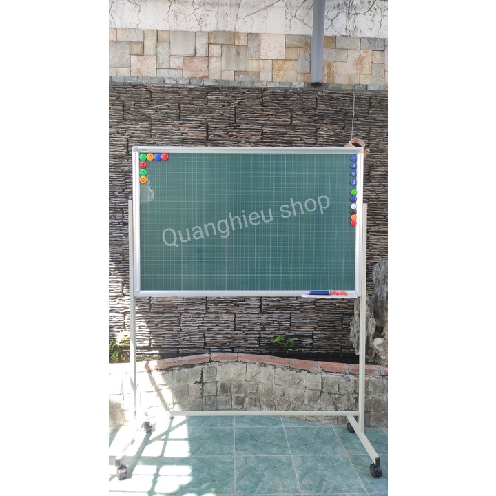 BẢNG TỪ XANH KẺ Ô LY TIỂU HỌC VIẾT PHẤN, CÓ CHÂN DI ĐỘNG, KÍCH THƯỚC 100 X 120CM TẶNG KÈM NAM CHÂM, LAU BẢNG