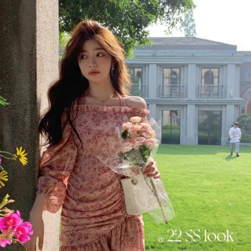 Đầm hoa nhí hồng cổ yếm váy nữ vintage bèo xếp ly đi chơi đi du lịch sang chảnh