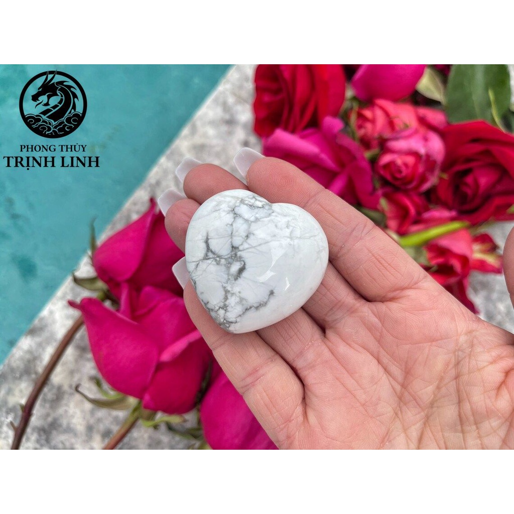 Đá hình trái tim tùng bách Howlite mang năng lượng tích cực