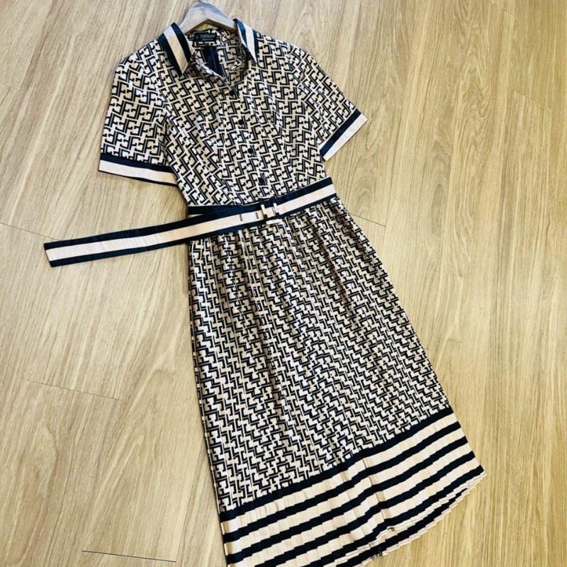 Váy dập ly kèm belt Topshop