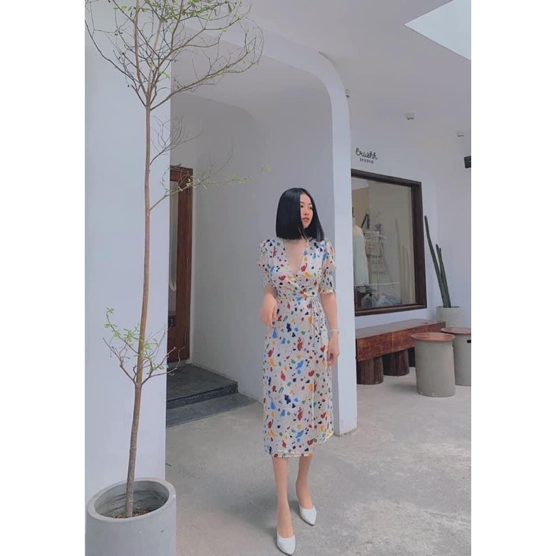 VÁY TRẮNG VẢY SƠN CỔ V
