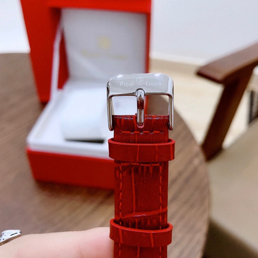 (Bảo hành 12 tháng) Đồng hồ nữ Royal Crown 4604 xách tay chính hãng dây da (đen và đỏ, hồng)