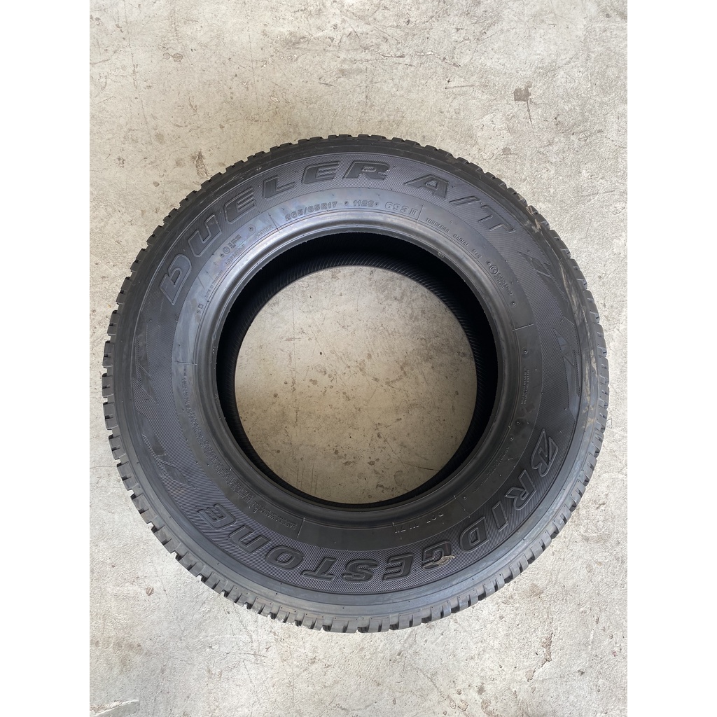 Lốp Bridgestone 265/65R17 D693