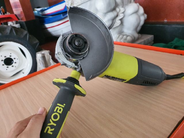 Máy cắt sắt và mài RYOBI  xuất đi Australia