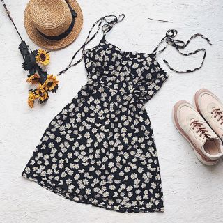 Đầm hoa cúc 2 dây