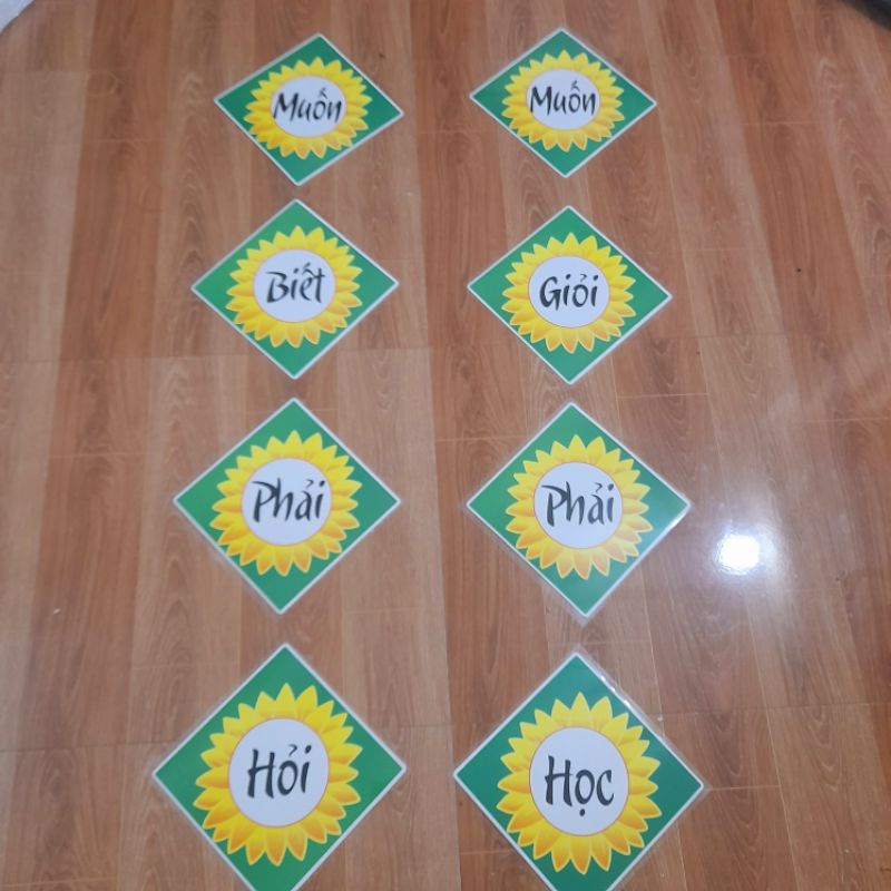 Bộ khẩu hiệu 8 chữ vuông mới,chất liệu ép plastic, kích thước a4, sẵn băng kéo dán tường, không kèm hoa