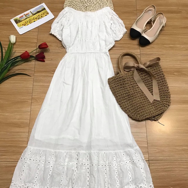 Váy ren hoạ tiết