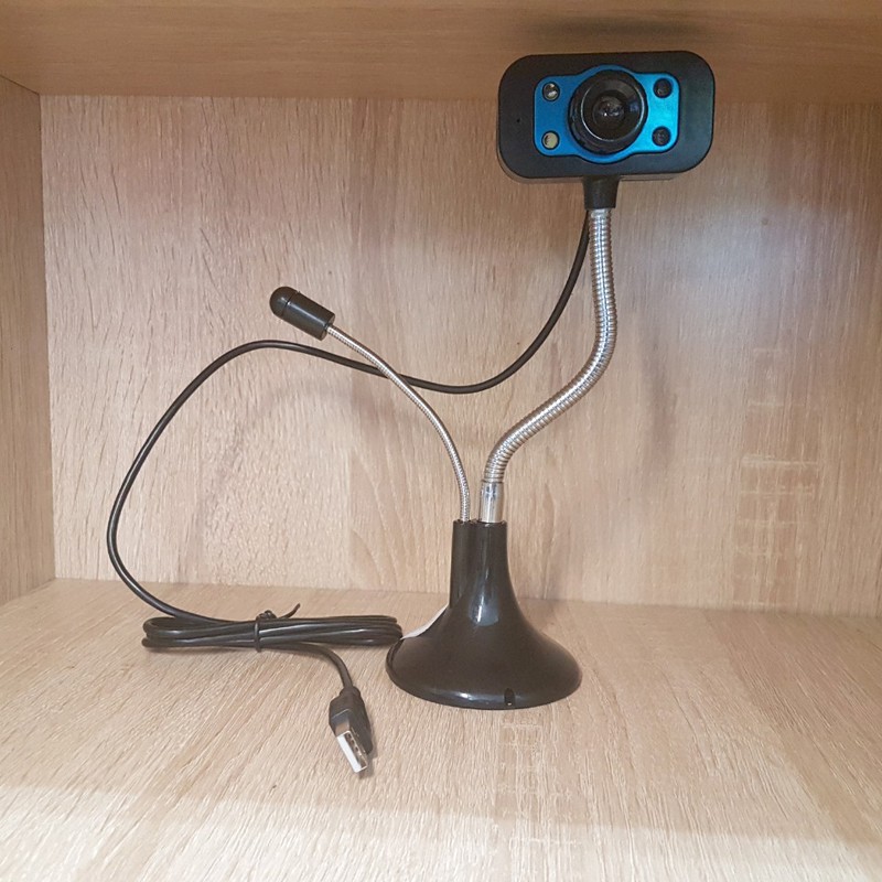 Webcam KM 720p HD hình ảnh và micro trên 1 đầu USB - tích hợp 4 đèn led trợ sáng (nhiều màu) | BigBuy360 - bigbuy360.vn