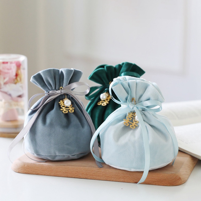 Túi đựng kẹo bằng vải nhung nhỏ trang trí cho đám cưới dễ thương