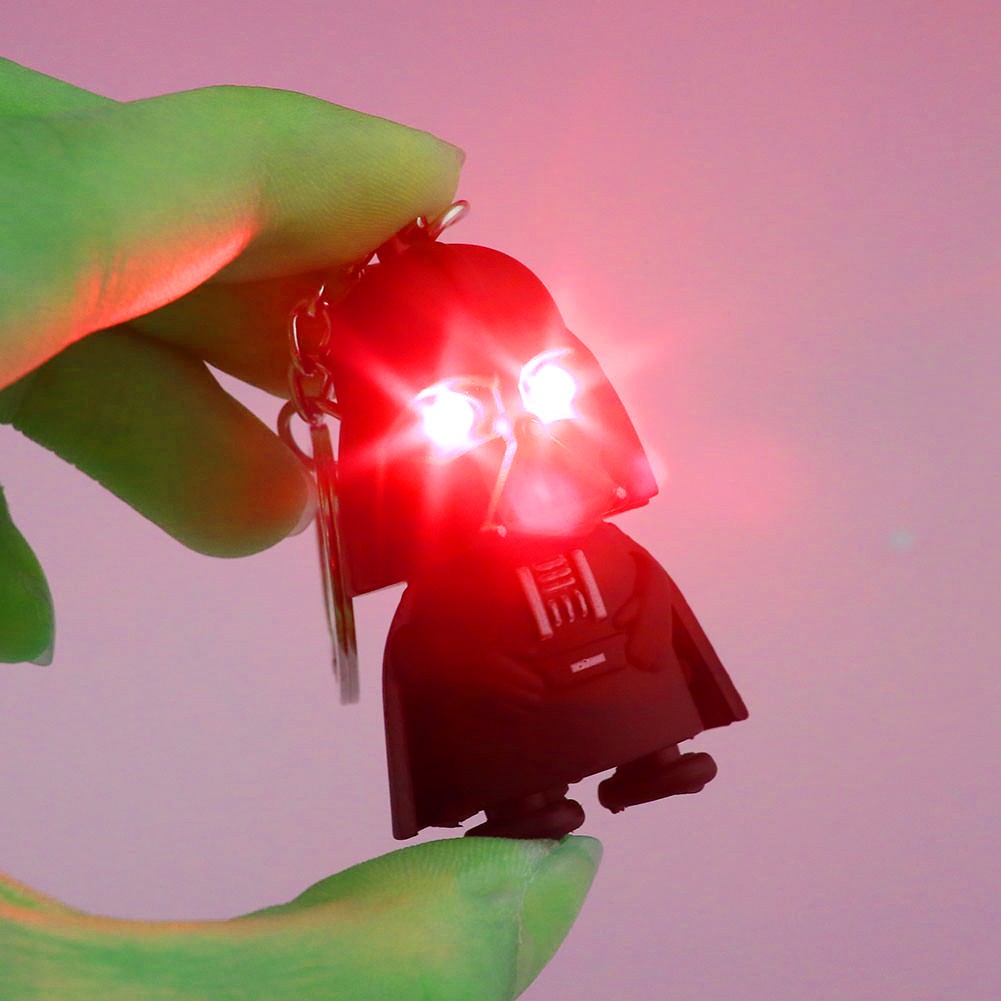 MÓC KHÓA CHIẾN BINH STAR WAR DARTH VADER SIÊU NGẦU CÓ ĐÈN LED TRONG PHIM CHIẾN TRANH GIỮA CÁC VÌ SAO