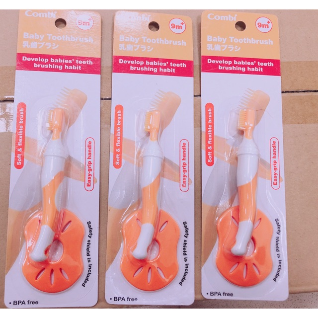 Bàn chải đánh răng cho bé Combi bước 2