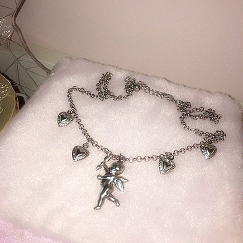 Dây chuyền choker phối hình trái tim và thần tình yêu