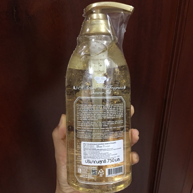 Sữa tắm dưỡng trắng da tinh chất vàng 24k Cathy Choo 750ml