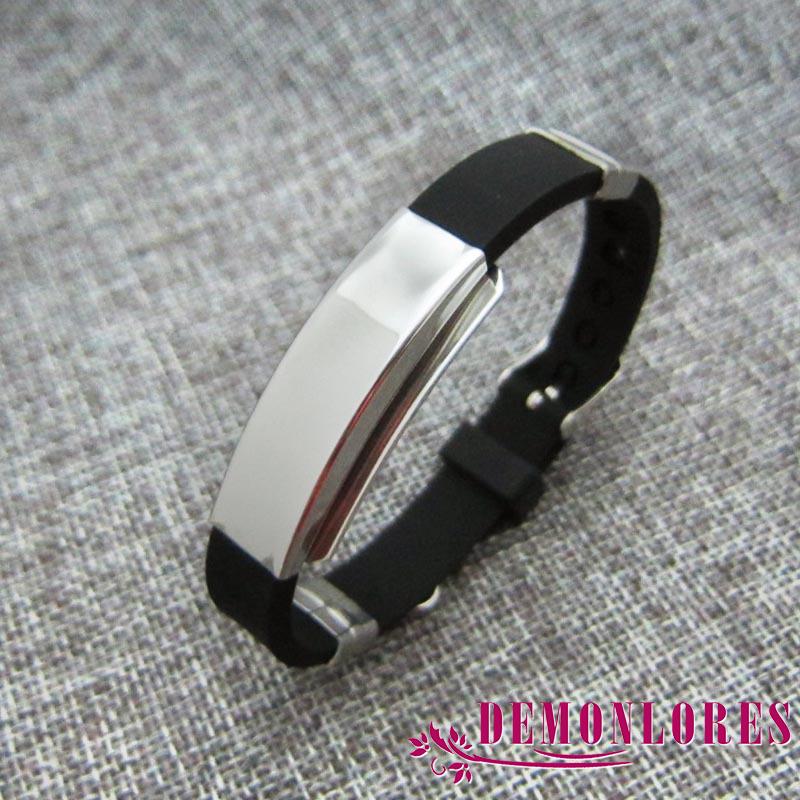 Vòng tay silicon mặt kim loại khắc chữ thời trang Hàn Quốc sành điệu