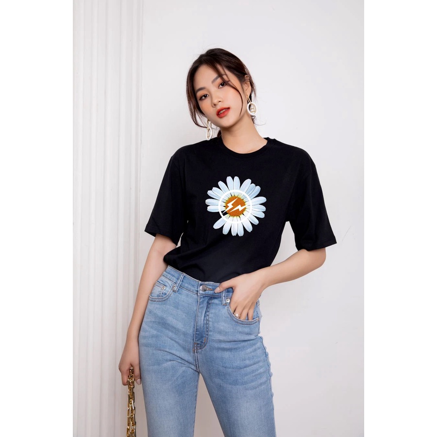 Áo Thun Phông Đen Hoa Cúc Form Vừa Người