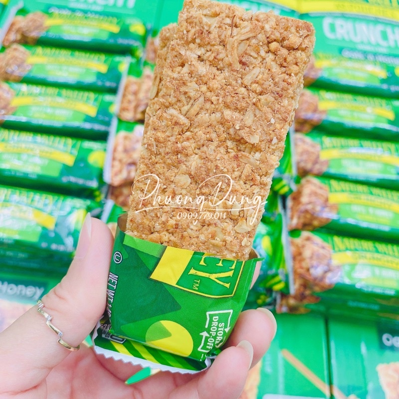 Thanh bánh ngũ cốc yến mạch Crunchy Granola bars oats honey Nature Valley Mỹ