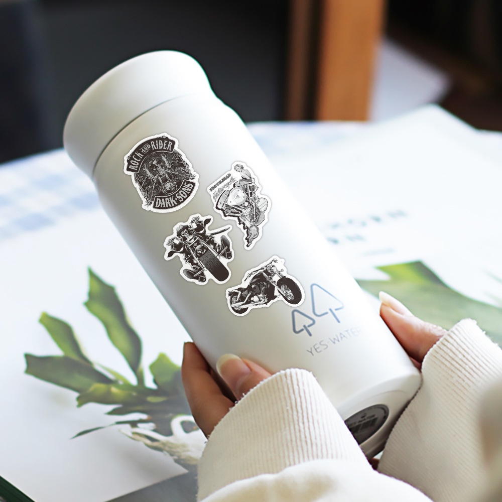 Set 50 Sticker Đầu Lâu Hoạt Hình Trang Trí Tủ Lạnh / Mũ Bảo Hiểm / Xe Mô Tô