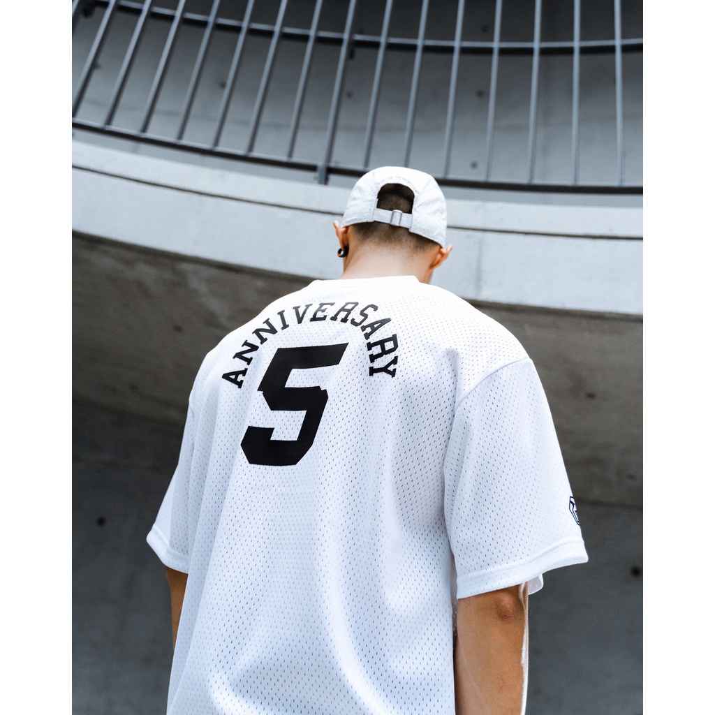 [ GYMEN ] Áo Phông Áo Thun Thể Thao Nam Phong Cách Taiwan Streetwear In Phối Lưới Thông Thoáng Form Rộng Cổ Tròn Thun Lạnh Tập Ngắn Tay Vải Thoáng Nhanh Khô Cao Cấp Chạy Bộ Chuyên Thể Dục Bóng Rổ