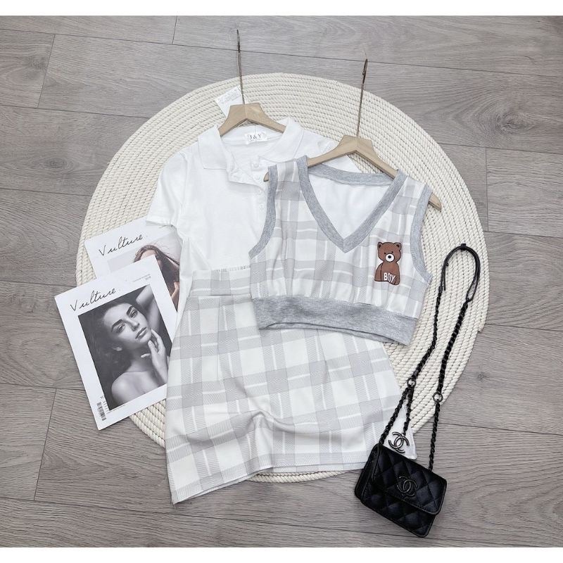 Sét 3 Món Váy Kẻ Thêu Gấu Gồm 3 Món Áo Polo + Áo Gile + Chân Váy Mặc Ôm Body Chan House