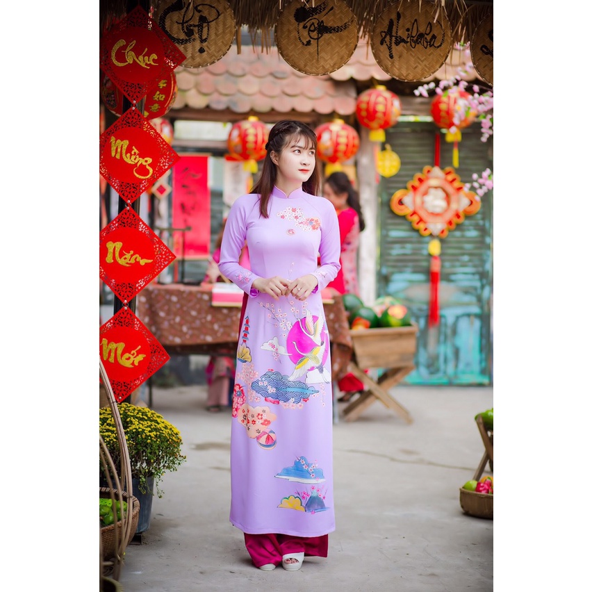 Áo dài vẽ tay quang cảnh rộn ràng sắc xuân