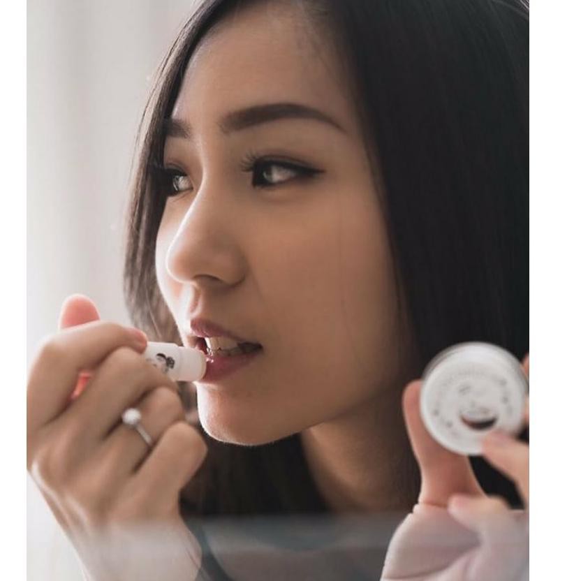 (Hàng Mới Về) Son Dưỡng Môi Chiết Xuất Dừa Nuôi Dưỡng Môi Hiệu Tiff | BigBuy360 - bigbuy360.vn