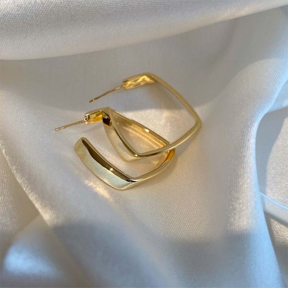 Khuyên tai thiết kế độc đáo thời trang dành cho nữ