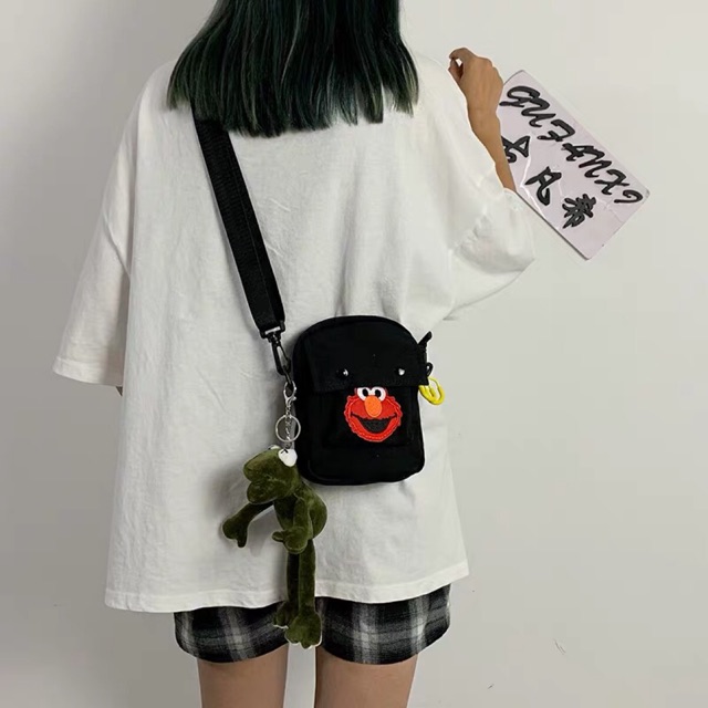 Túi đeo chéo mini elmo ulzzang không kèm móc khoá ếch (có sẵn, hình thật)